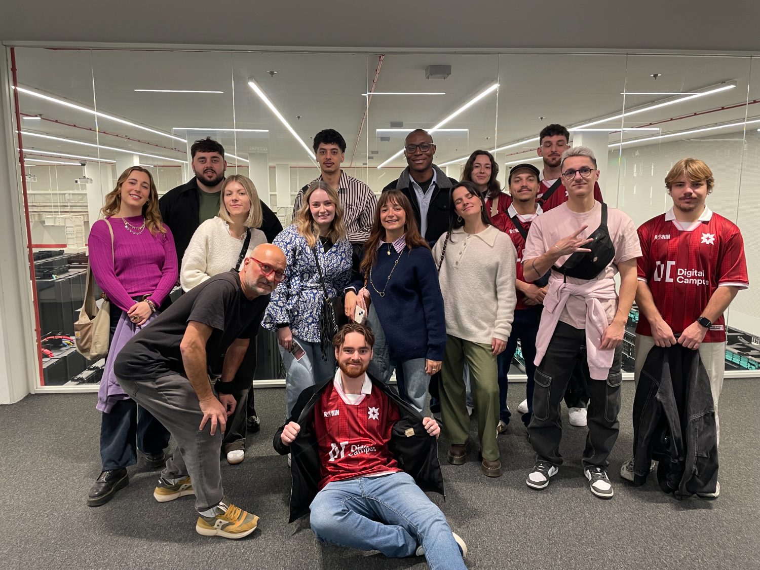 Groupe d'étudiants au Barcelona Supercomputing Center